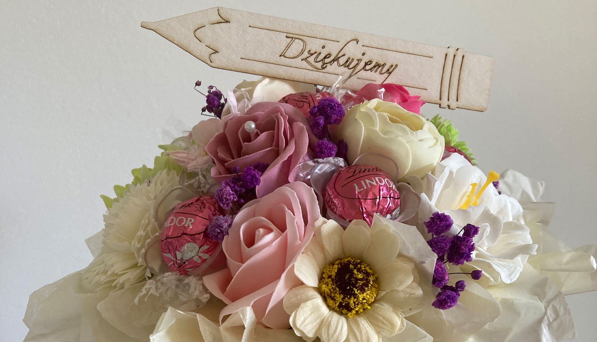 https://magicboxbyaga.pl/wp-content/uploads/2025/03/flowerbox-dzien-nauczyciela.jpg